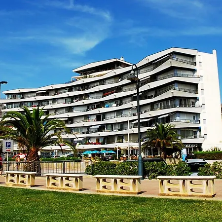 Catalonia 3-6 *